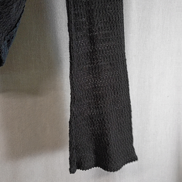 Forever 21 Sz Large Juniors Cropped Sweater w/Flared Sleeves Black - Picture 5 of 6